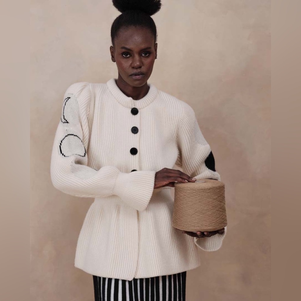Ami Amalia White Ribbed Knit Wool “Moon” Cardigan with Button Front